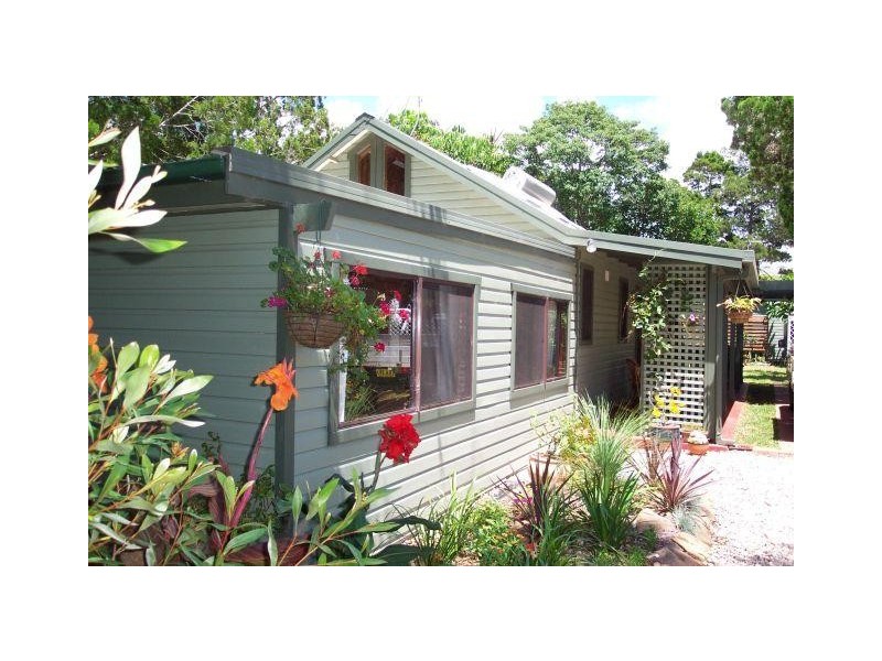 Armstrong Street, Suffolk Park NSW 2481