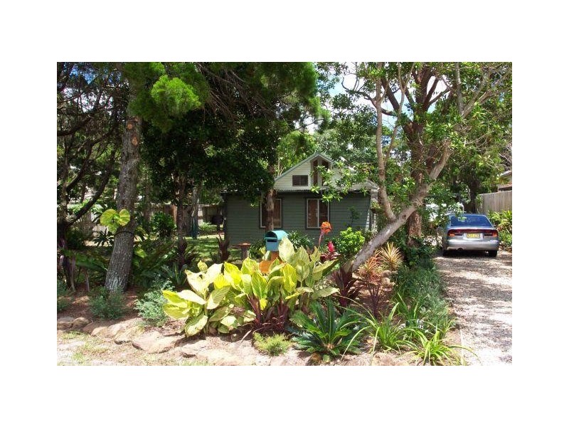 Armstrong Street, Suffolk Park NSW 2481