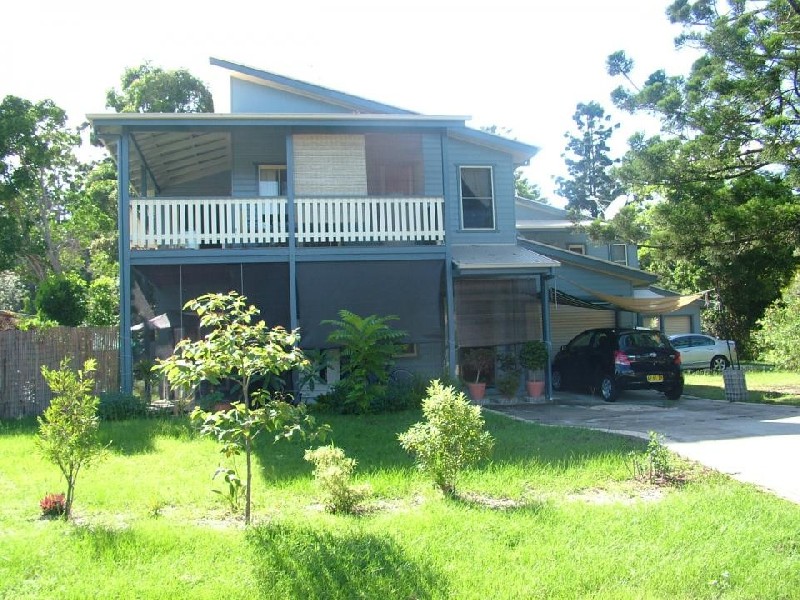 11 Boondoon Crescent, Ocean Shores NSW 2483