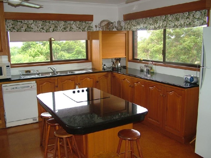 12 Goolara Court, Ocean Shores NSW 2483