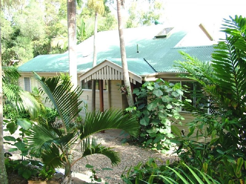 3 Warrambool Rd, Ocean Shores NSW 2483