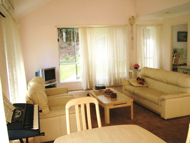 11 Walgooan Way, Ocean Shores NSW 2483