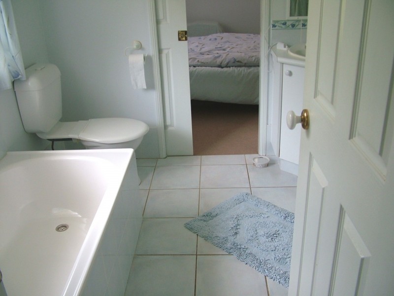 11 Walgooan Way, Ocean Shores NSW 2483