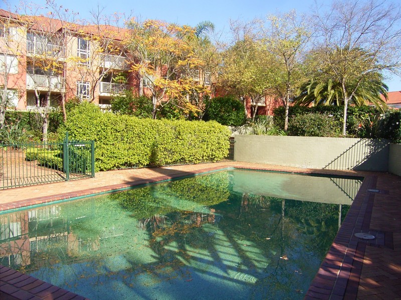 8/13-23 Lancaster Drive, Marsfield NSW 2122