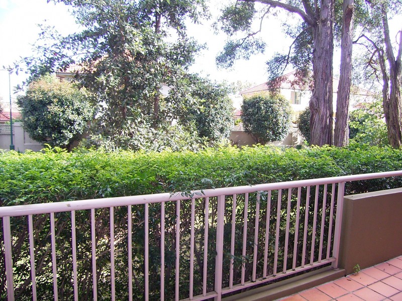 8/13-23 Lancaster Drive, Marsfield NSW 2122