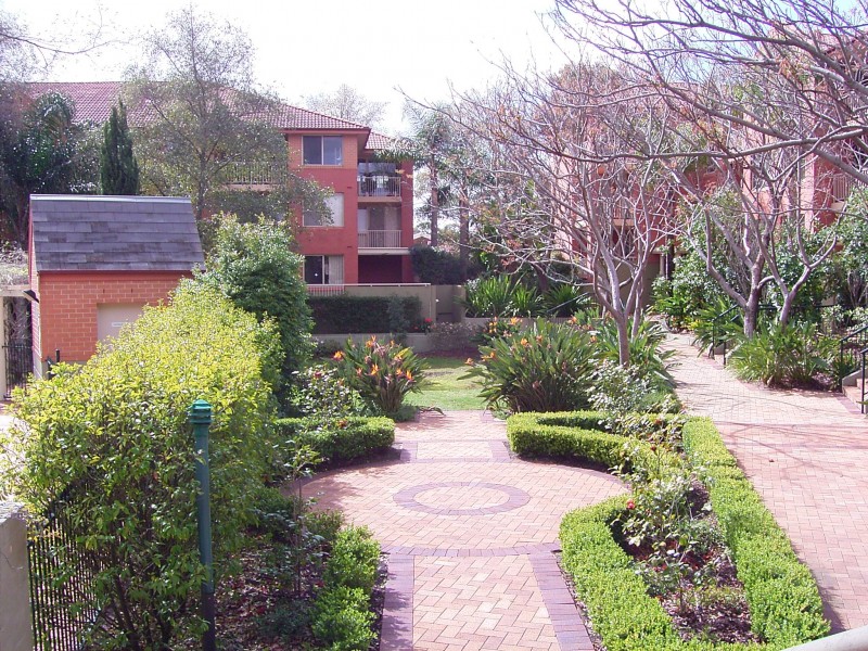 8/13-23 Lancaster Drive, Marsfield NSW 2122