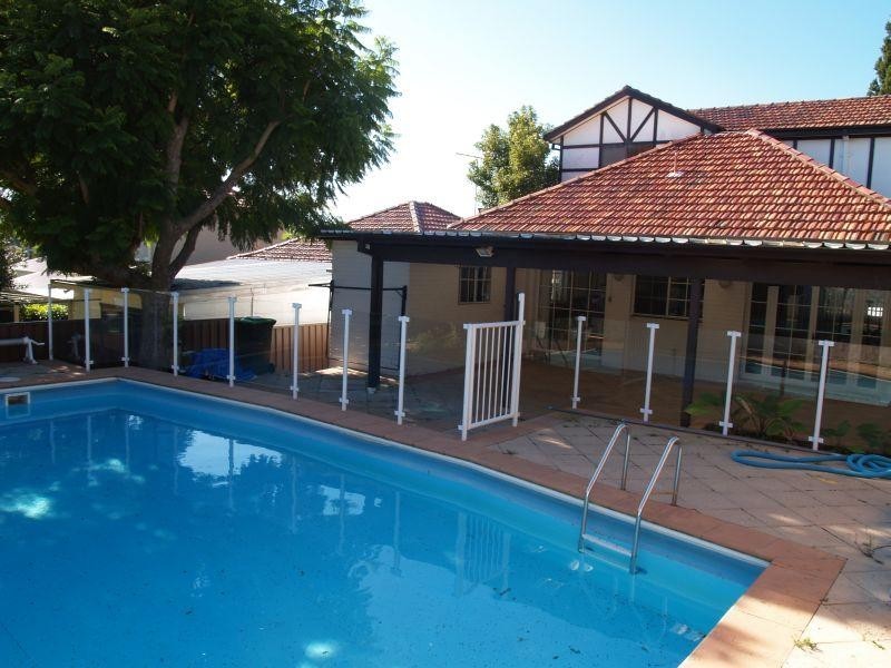 2 Hansen Ave, Earlwood NSW 2206
