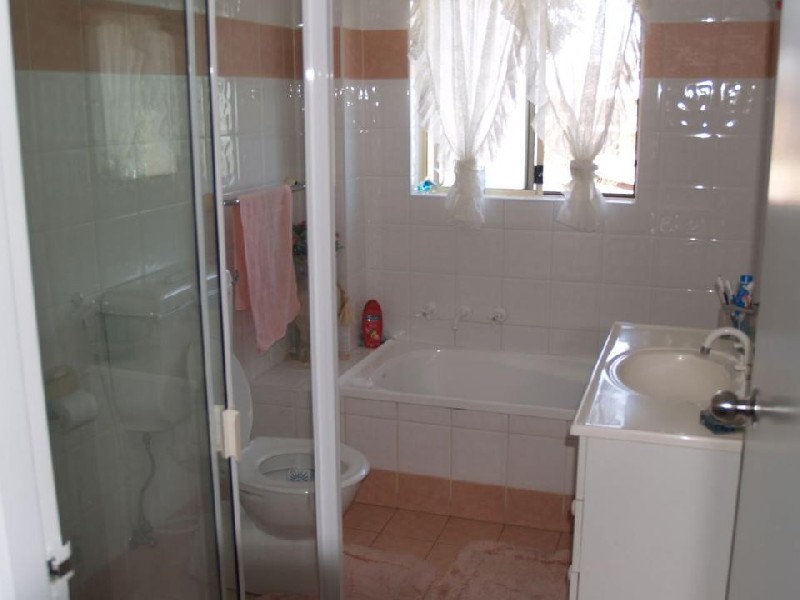 16-18 Reynolds Av, Bankstown NSW 2200