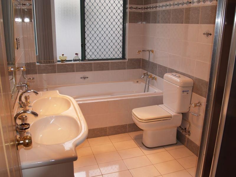 8 General Holmes Drive, Brighton-le-sands NSW 2216