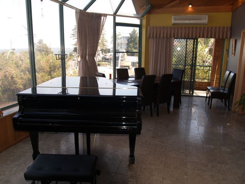 8 General Holmes Drive, Brighton-le-sands NSW 2216