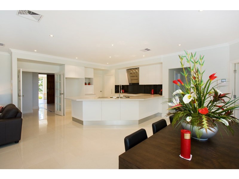 11 Kingscott Place, Castle Hill NSW 2154