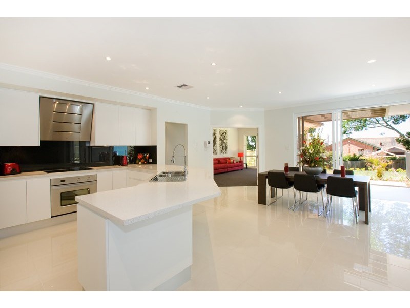 11 Kingscott Place, Castle Hill NSW 2154
