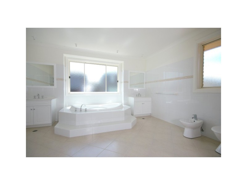 24 Brae Place, Castle Hill NSW 2154