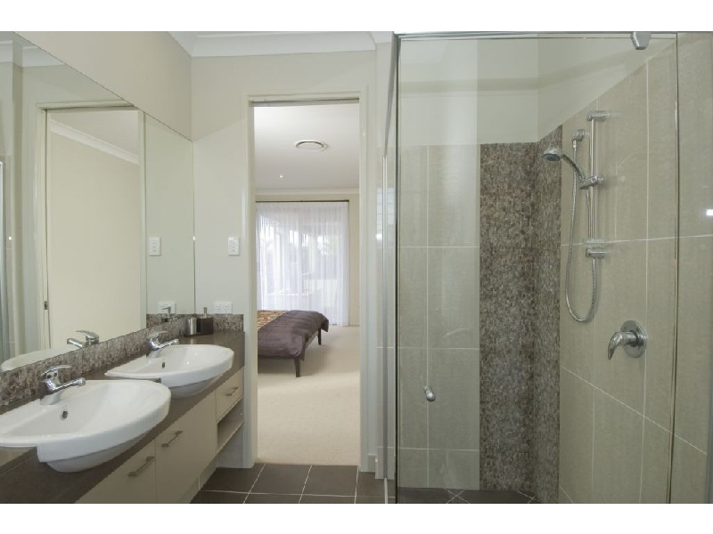 Pacific Pines QLD 4211