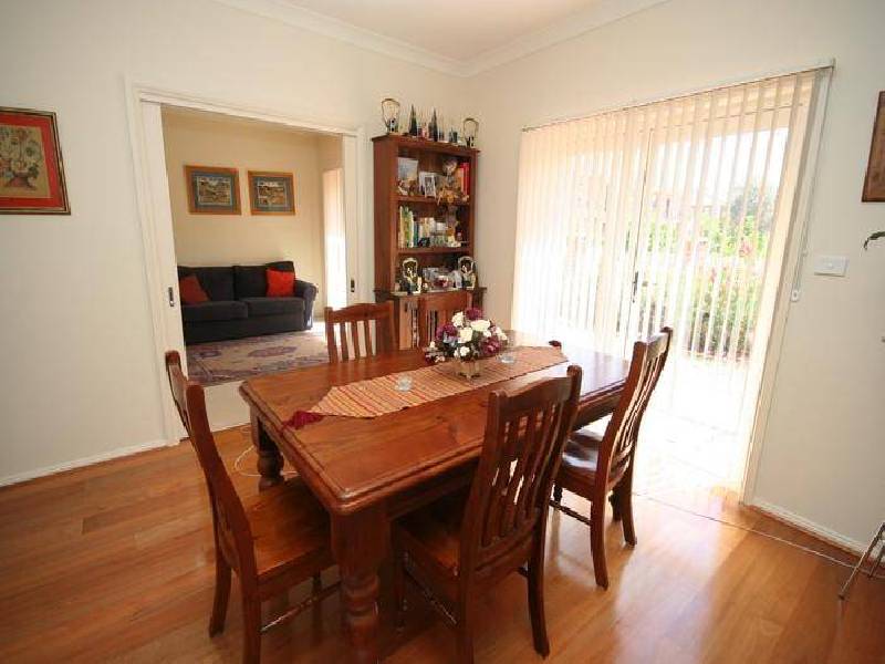 2 Lochview Crescent, Mount Annan NSW 2567