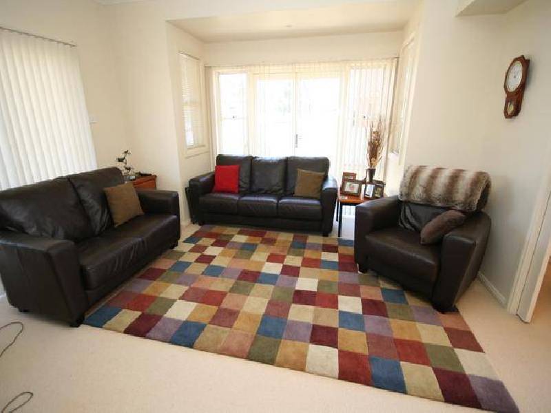 2 Lochview Crescent, Mount Annan NSW 2567