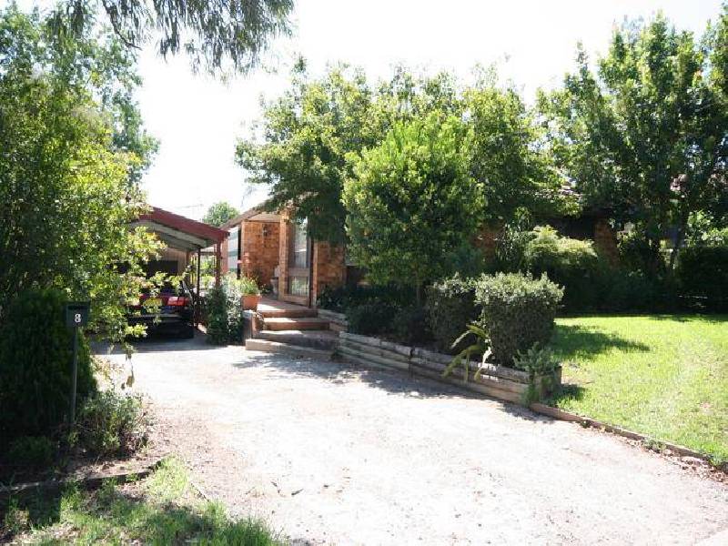 8 Banks Place, Camden South NSW 2570