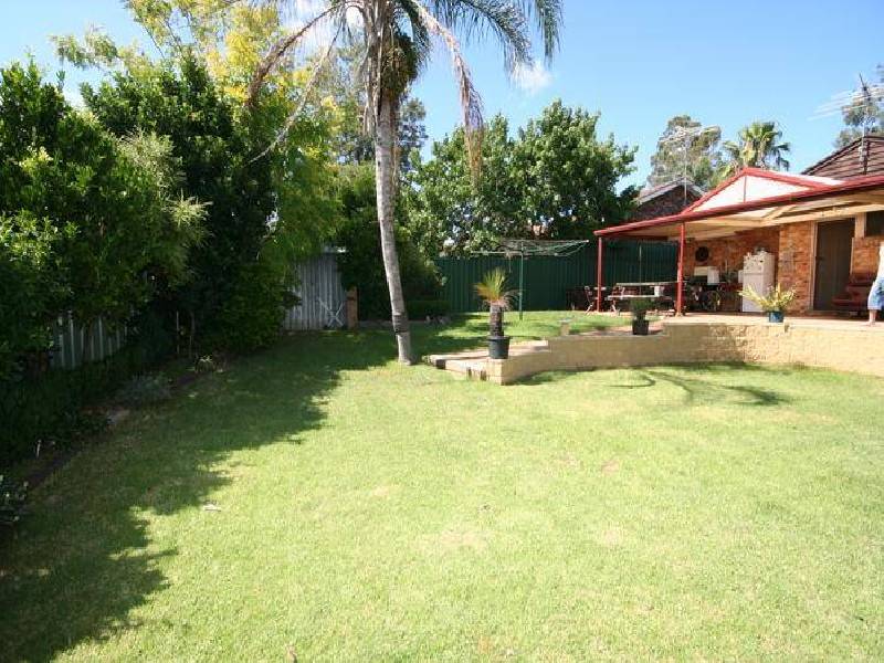 8 Banks Place, Camden South NSW 2570