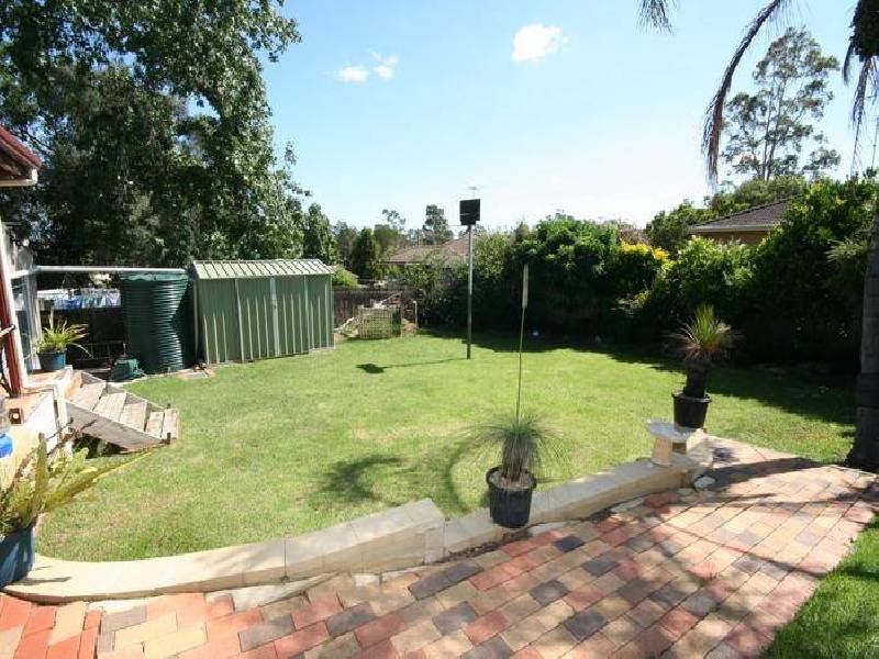 8 Banks Place, Camden South NSW 2570