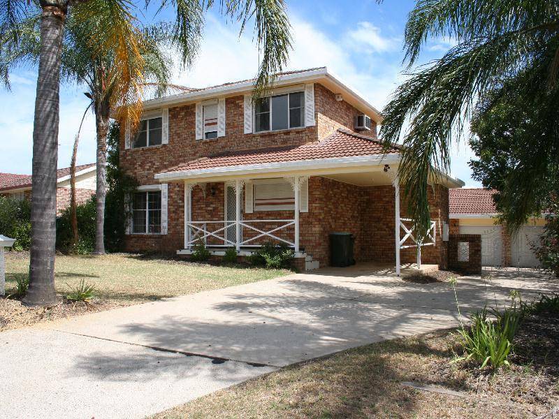 16 Crookston Drive, Camden South NSW 2570