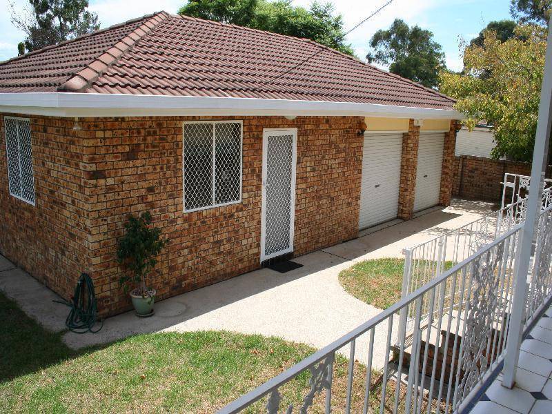 16 Crookston Drive, Camden South NSW 2570