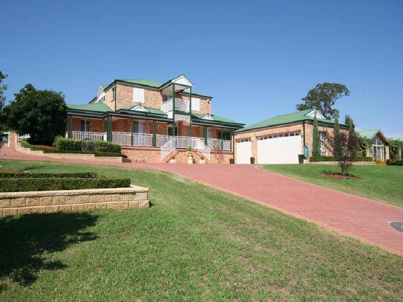 16 Aberfoyle Place, Grasmere NSW 2570