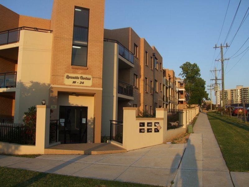 lydbrook Street, Westmead NSW 2145