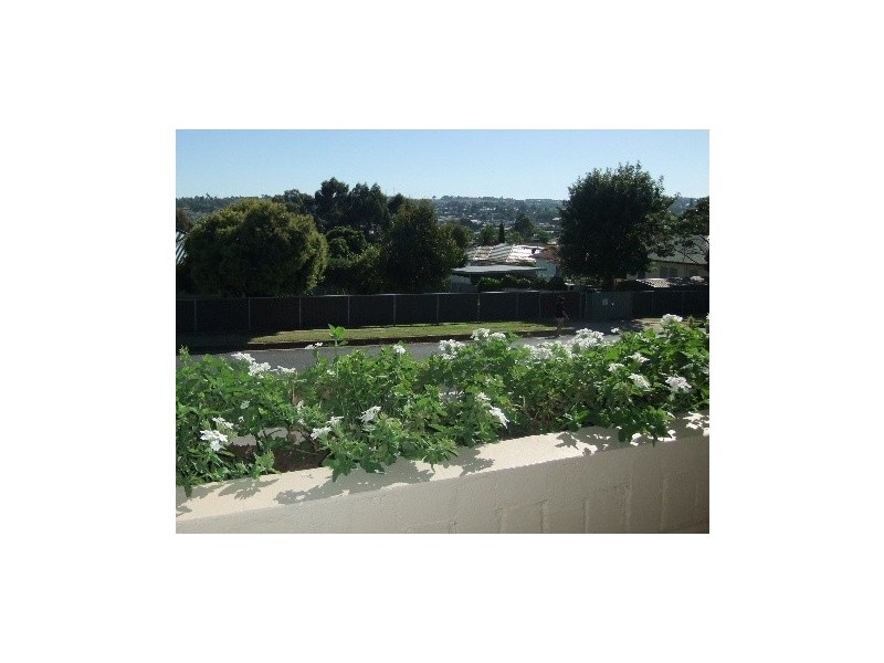 1 White St, Young NSW 2594