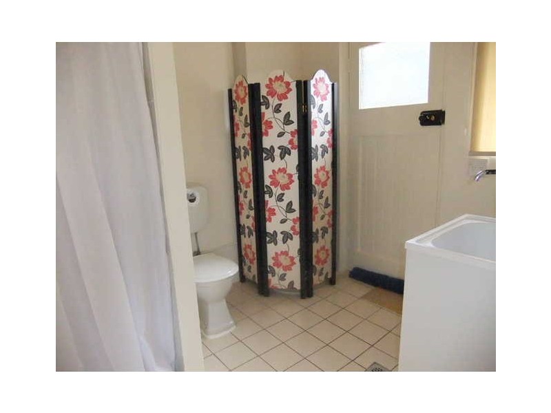 1 White St, Young NSW 2594