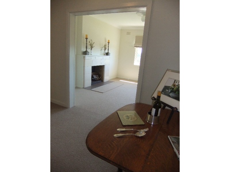 1 White St, Young NSW 2594