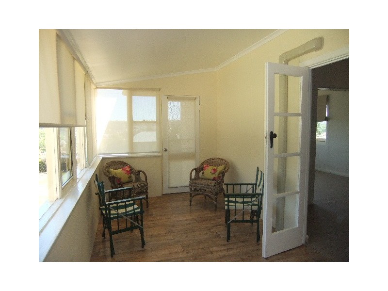 1 White St, Young NSW 2594