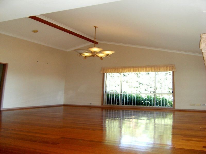 18 Barclay Close, Kariong NSW 2250
