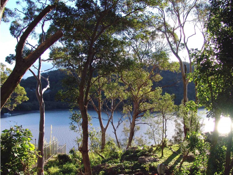 76 Point Road, Mooney Mooney NSW 2083