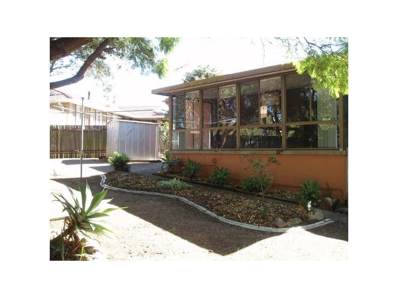 12 Quail Pl, Ingleburn NSW 2565