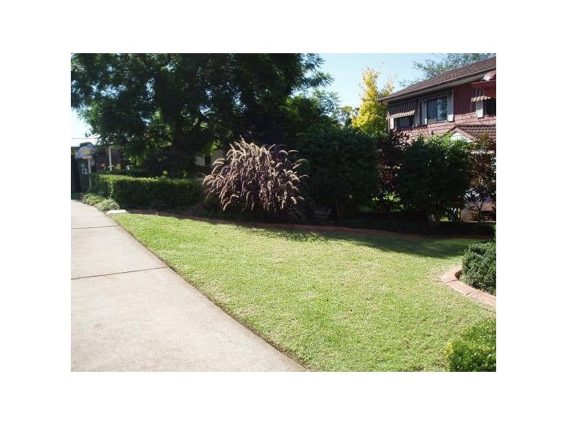 12 Quail Pl, Ingleburn NSW 2565