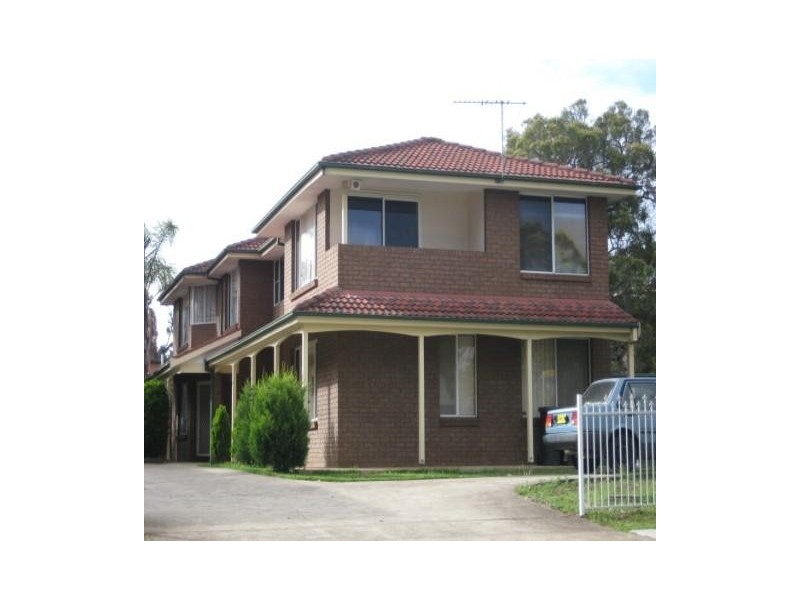 4/140 Ingleburn Rd, Ingleburn NSW 2565