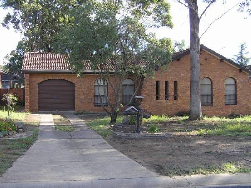 7 Lyrebird Place, Ingleburn NSW 2565