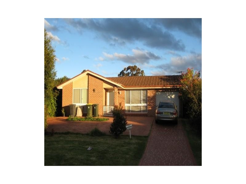 1 Hydrangea Place, Macquarie Fields NSW 2564