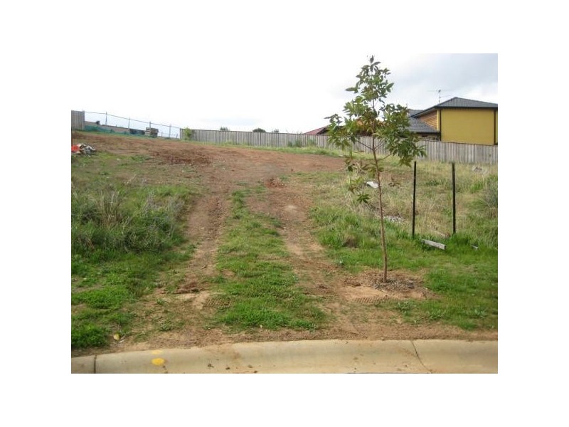 4 Laird Court, Macquarie Links NSW 2565