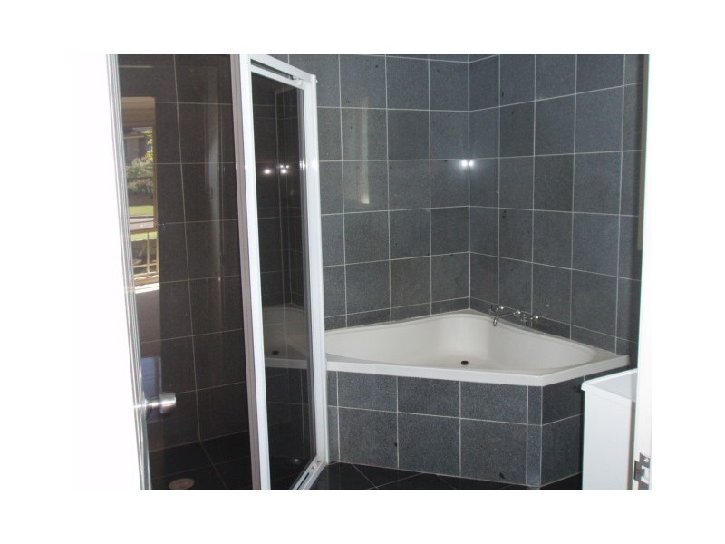 Glen Alpine NSW 2560