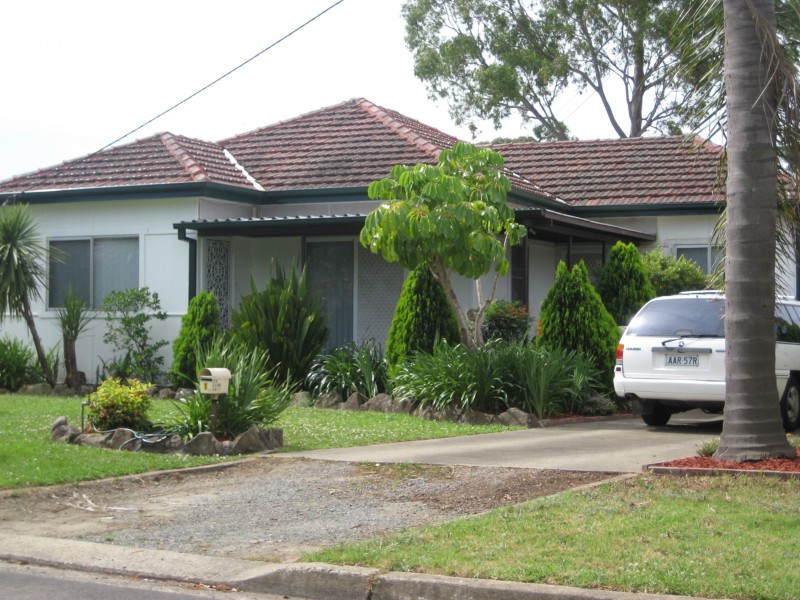 1 Johns Ave, Macquarie Fields NSW 2564