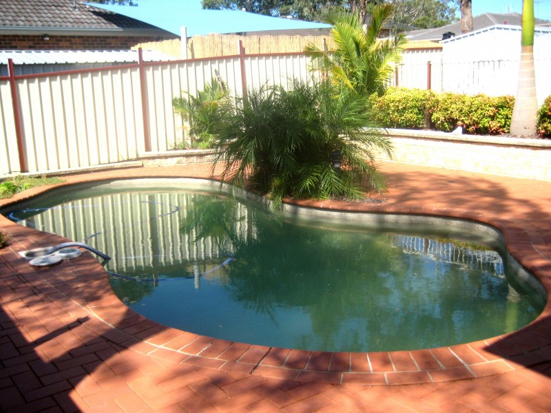 6 Wolseley Place, Ingleburn NSW 2565