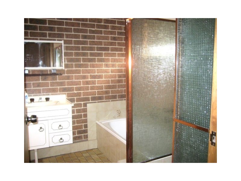 Macquarie Fields NSW 2564