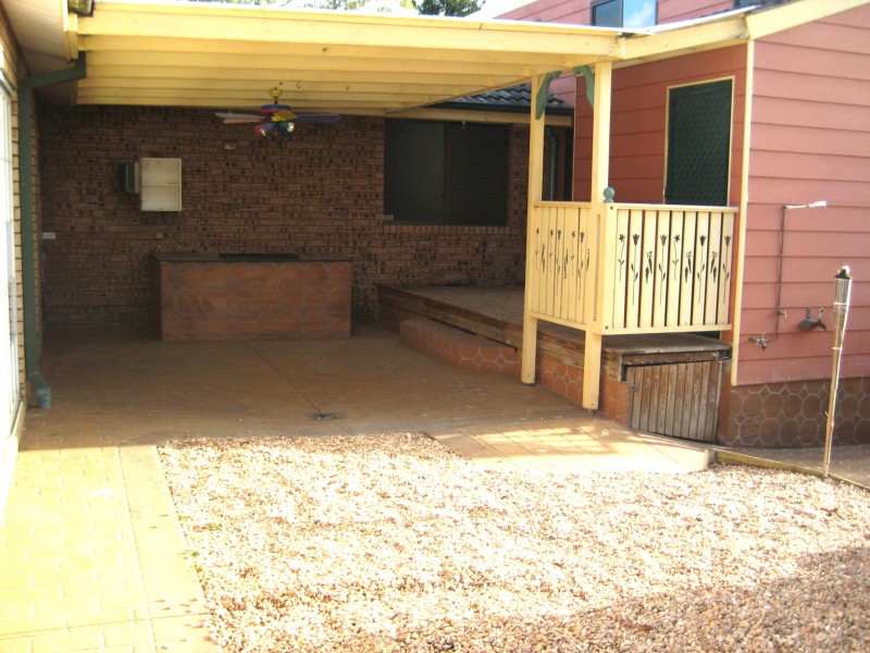 8 WOLSELEY PLACE, Ingleburn NSW 2565