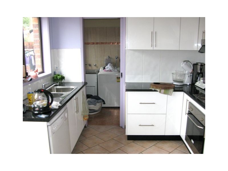 6/8 Jacquinot Place, Glenfield NSW 2167