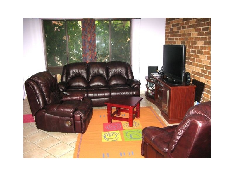 6/8 Jacquinot Place, Glenfield NSW 2167