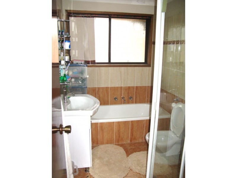 6/8 Jacquinot Place, Glenfield NSW 2167