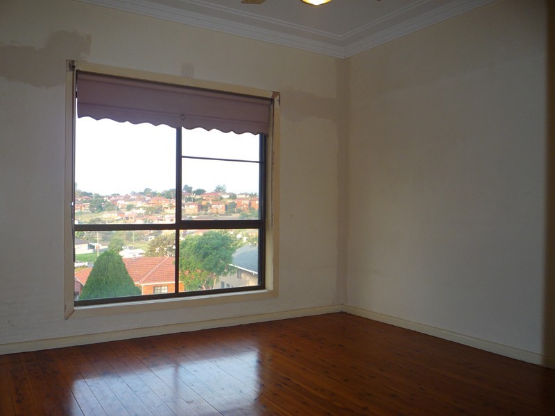 Lake Heights NSW 2502