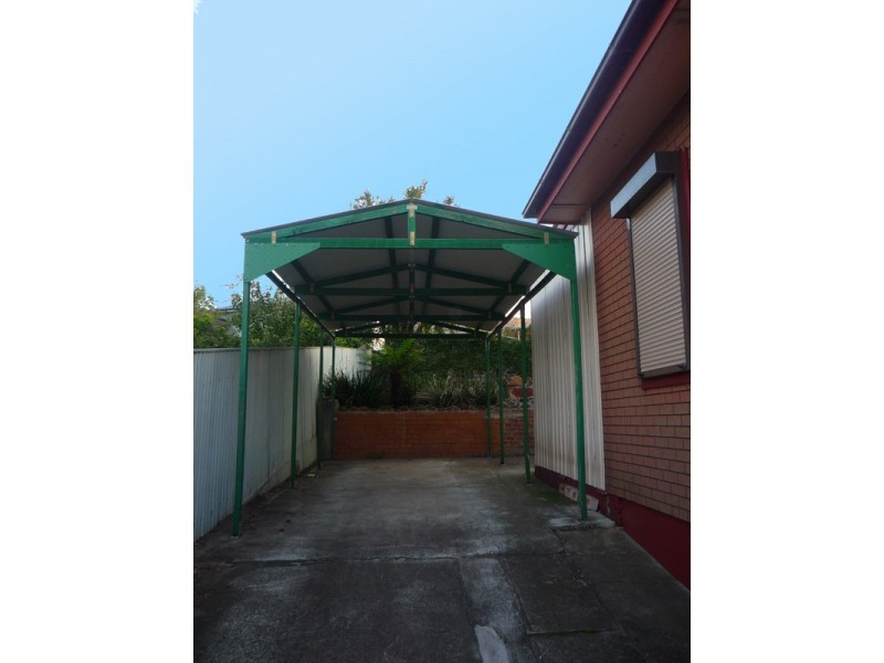 Lake Heights NSW 2502