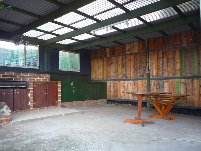 Lake Heights NSW 2502